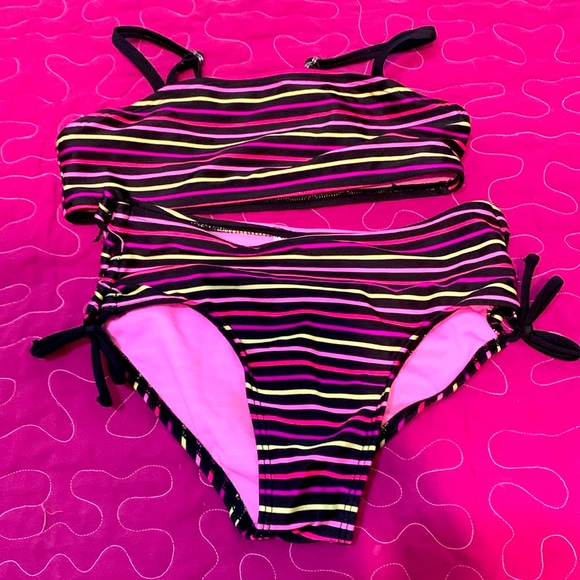 Girls 2piece bathing suit - Picture 1 of 1